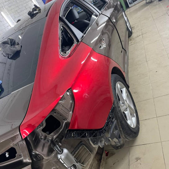 Оклейка кузова автомобиля BMW виниловой пленкой Sunmax Gloss Metallic Purple