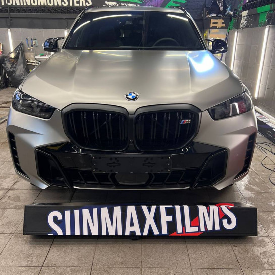 Оклейка BMW цветным полиуретаном Sunmax Silver Matt 25 Color PPF