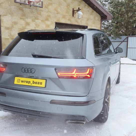 Оклейка автомобиля Audi цветным полиуретаном Sunmax 24 Gray Matt Color PPF