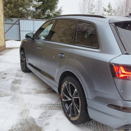 Оклейка автомобиля Audi цветным полиуретаном Sunmax 24 Gray Matt Color PPF