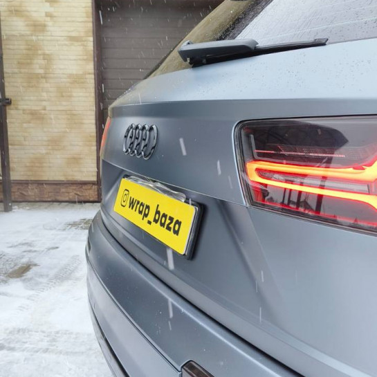 Оклейка автомобиля Audi цветным полиуретаном Sunmax 24 Gray Matt Color PPF