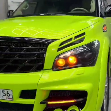 Оклейка автомобиля Infiniti цветным полиуретаном Sunmax Phantom Lemon