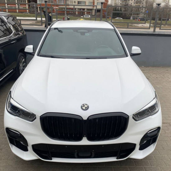 Оклейка BMW цветным полиуретаном Sunmax 36 White Matt Pearl Color PPF