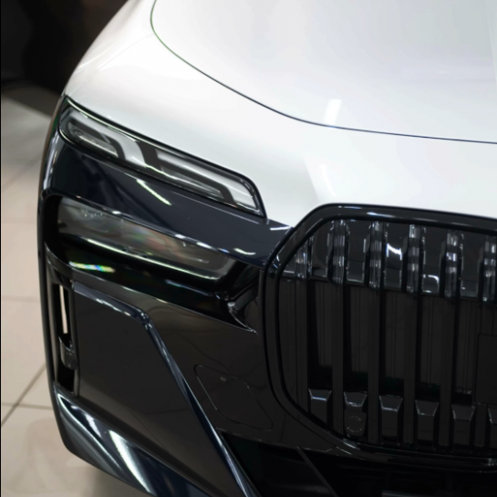Оклейка кузова BMW в полиуретан Sunmax 44 Metal Gray Color PPF
