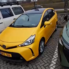 Оклейка кузова Toyota автовинилом Sunmax 525 Metallic Yellow