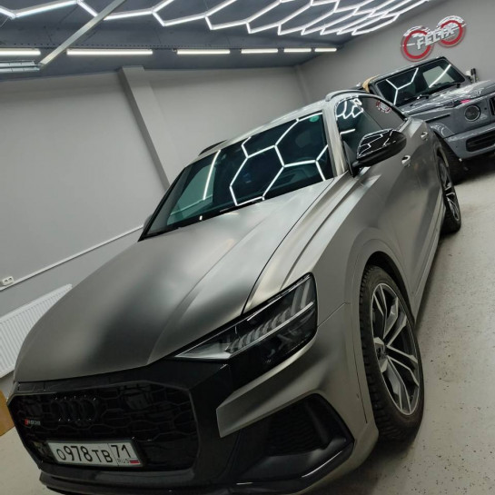 Оклейка кузова Audi полиуретановой пленкой Sunmax 25 Silver Matt Color PPF
