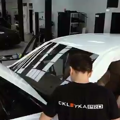 Оклейка Porsche пленкой Sunmax 581 Gloss Diamond White