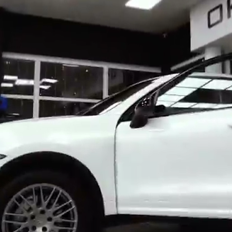 Оклейка Porsche пленкой Sunmax 581 Gloss Diamond White