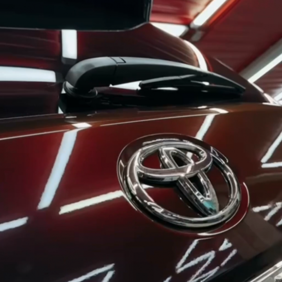 Оклейка Toyota цветным полиуретаном Sunmax 18 Black Red Pearl Color PPF