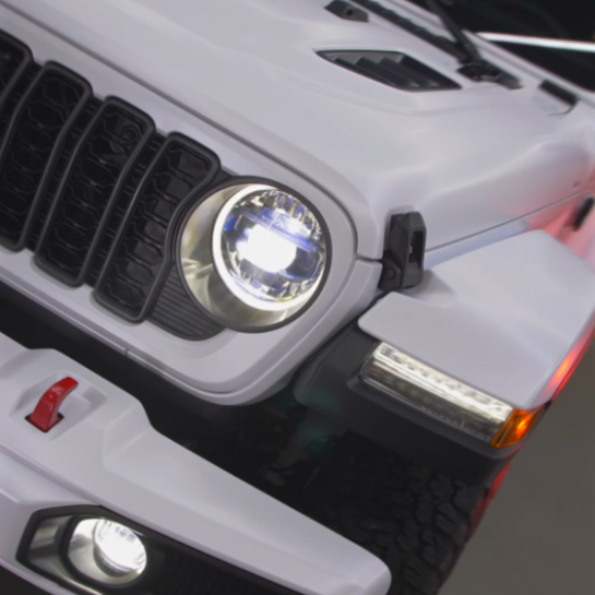 Оклейка кузова Jeep Wrangler цветным полиуретаном Sunmax 36 Matt White Pearl Color PPF