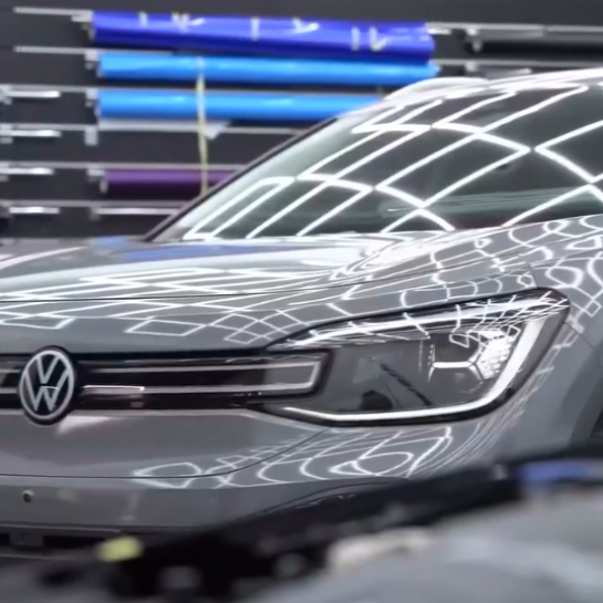 Оклейка кузова Volkswagen виниловой пленкой Sunmax 281 Gloss Nardo Grey
