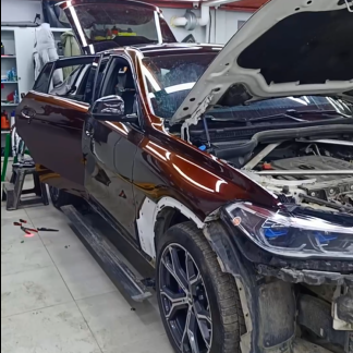 Оклейка BMW цветным защитным полиуретаном 18 Black Red Color PPF