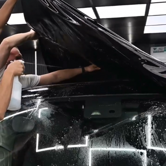 Оклейка GMC полиуретаном Sunmax 38 Black Gloss Color PPF