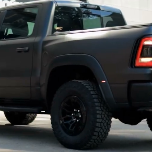 Оклейка Dodge RAM 1500 виниловой пленкой Sunmax 568 Super Matt Black