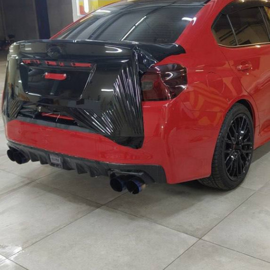 Покрытие капота Subaru полиуретаном Sunmax 38 Black Gloss Color PPF