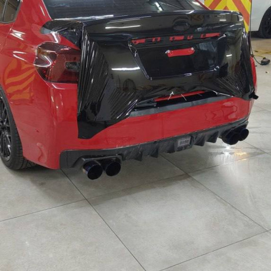 Покрытие капота Subaru полиуретаном Sunmax 38 Black Gloss Color PPF