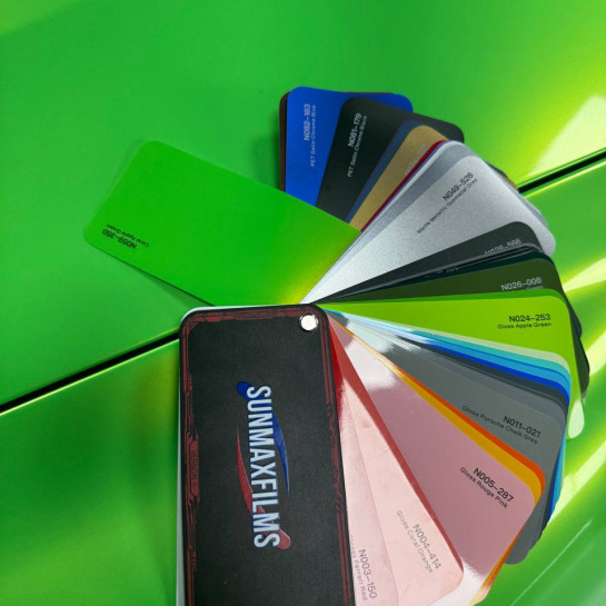 Оклейка Porsche автовинилом Sunmax 350 Coral Apple Green