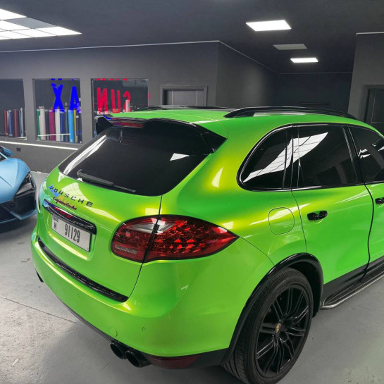 Оклейка Porsche автовинилом Sunmax 350 Coral Apple Green