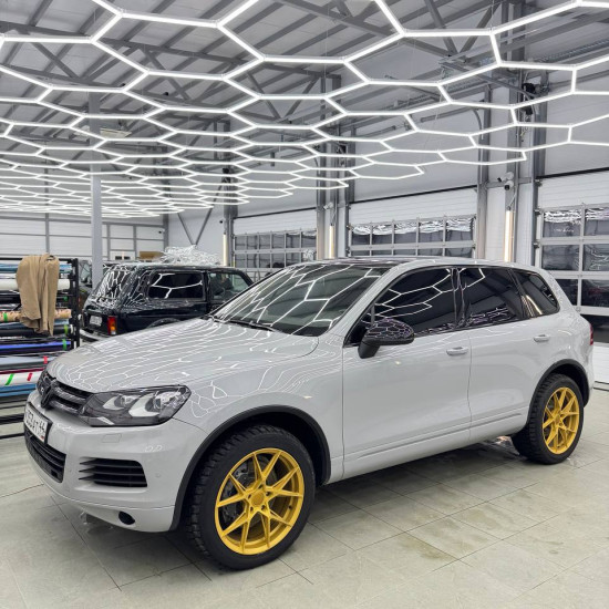 Оклейка Volkswagen цветным полиуретаном Sunmax 13 Volcano Gray Gloss PPF 