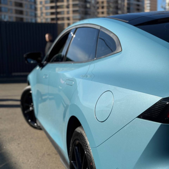 Оклейка Changan цветным защитным полиуретаном Sunmax 11 Sky Blue Gloss PPF