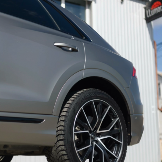 Оклейка кузова Audi цветным защитным полиуретаном Sunmax 25 Silver Matt Color PPF