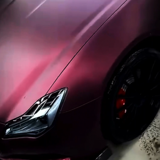 Оклейка Maserati цветным защитным полиуретаном Sunmax 37 Matt Black Charm Red Color PPF