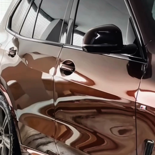 Оклейка BMW цветным защитным полиуретаном Sunmax 18 Black Red Color PPF