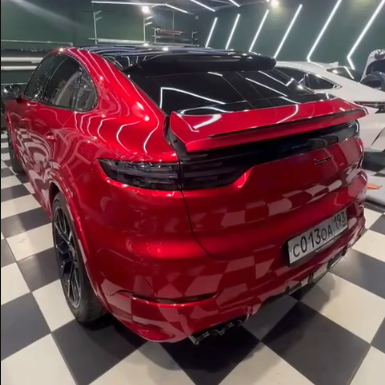 Оклейка Porsche цветным защитным полиуретаном Sunmax 48 Metall Red Color PPF
