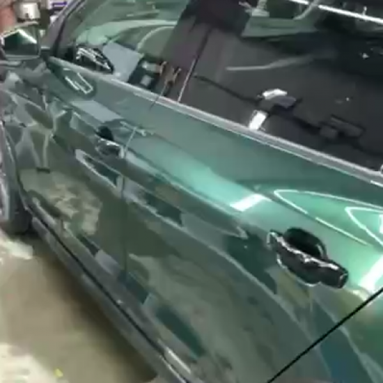 Оклейка Audi цветным полиуретаном Sunmax 55 Tesla Forest Green Color PPF