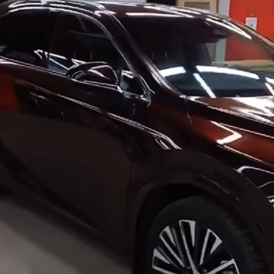 Оклейка Lexus цветным защитным полиуретаном Sunmax 18 Black Red Pearl Color PPF