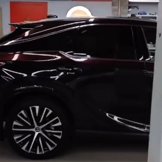 Оклейка Lexus цветным защитным полиуретаном Sunmax 18 Black Red Pearl Color PPF