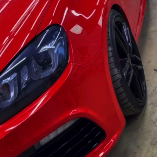 Оклейка Volkswagen цветным защитным полиуретаном Sunmax 1 Ferrari Red Gloss Color PPF