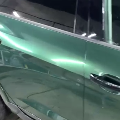 Оклейка Audi цветным защитным полиуретаном Sunmax 55 Tesla Forest Green Color PPF