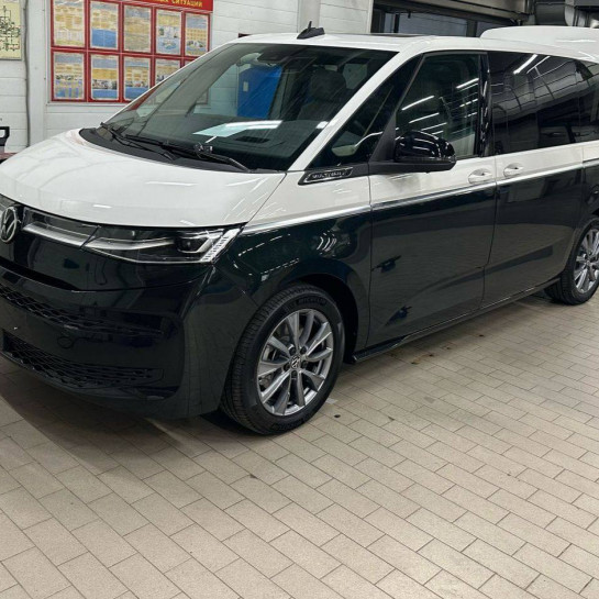 Оклейка Volkswagen цветным защитным полиуретаном Sunmax 4 Goodwood Green Pearl Color PPF