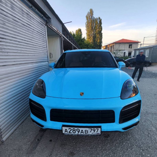Оклейка Porsche цветным защитным полиуретаном Sunmax 11 Sky Blue Gloss Color PPF