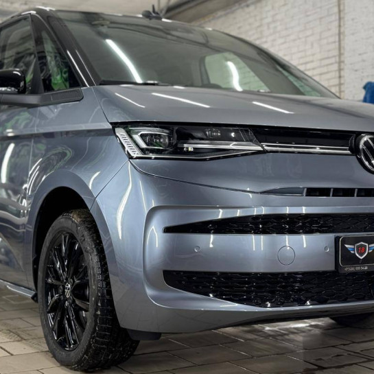 Оклейка Volkswagen цветным защитным полиуретаном Sunmax 22 Gray Pearl Color PPF