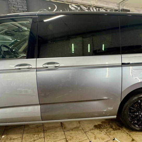 Оклейка Volkswagen цветным защитным полиуретаном Sunmax 22 Gray Pearl Color PPF