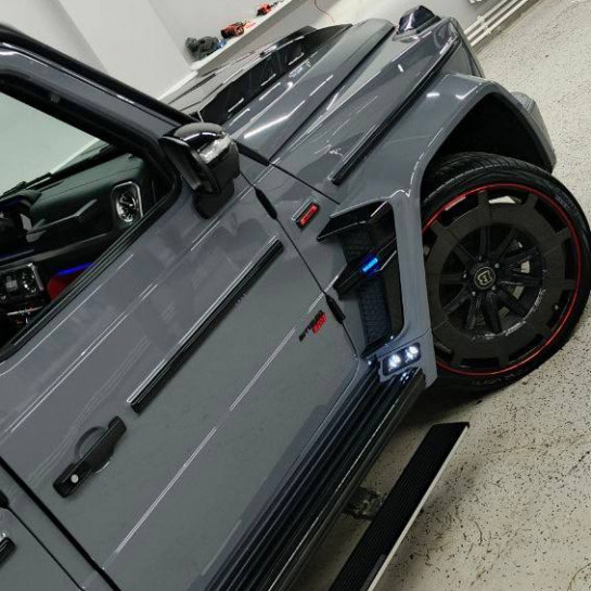 Оклейка Mercedes AMG цветным защитным полиуретаном Sunmax 16 Nardo Gray Gloss Color PPF