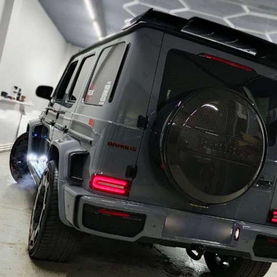 Оклейка Mercedes AMG цветным защитным полиуретаном Sunmax 16 Nardo Gray Gloss Color PPF