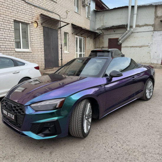 Оклейка кузова Audi цветным полиуретаном Sunmax 29 Green Purple Color PPF