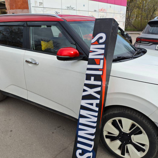 Оклейка крыши и зеркал KIA цветным антигравийным полиуретаном Sunmax 48 Metal Red Color PPF