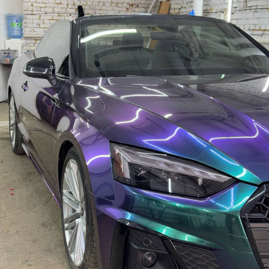 Оклейка кузова Audi цветным антигравийным полиуретаном Sunmax 29 Green Purple Color PPF