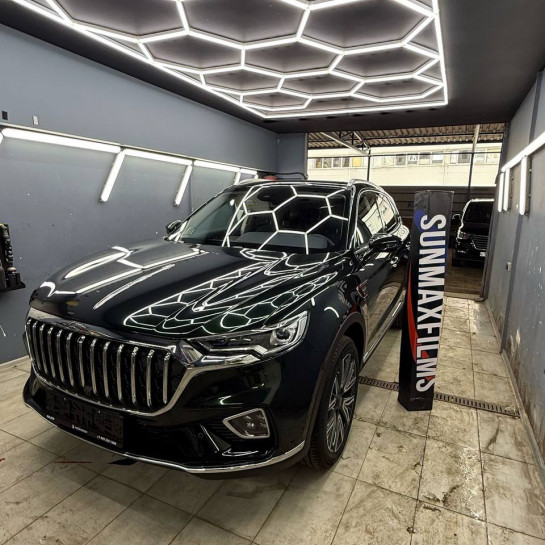 Оклейка Hongqi цветным антигравийным полиуретаном Sunmax 4 Goodwood Green Pearl Color PPF