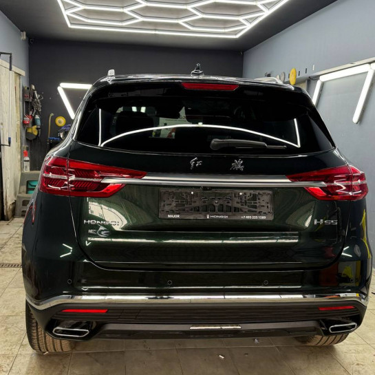 Оклейка Hongqi цветным антигравийным полиуретаном Sunmax 4 Goodwood Green Pearl Color PPF
