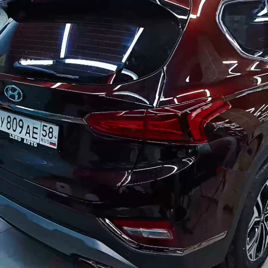 Оклейка Hyundai цветным антигравийным полиуретаном Sunmax 18 Black Red Pearl PPF