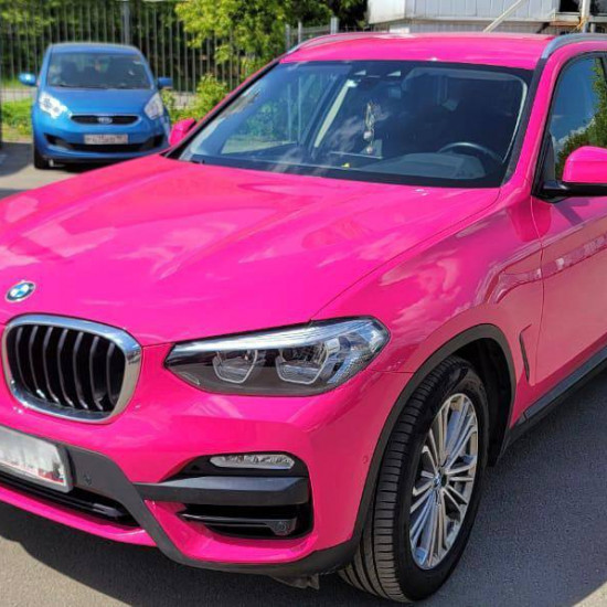 Оклейка BMW цветным полиуретаном Sunmax 42 Pink Glossy PPF