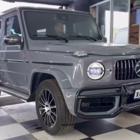 Покрытие Mercedes цветной полиуретановой защитной пленкой Sunmax серого цвета