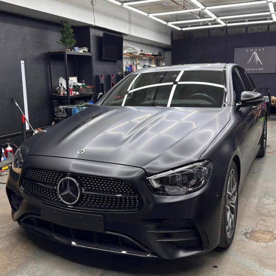 Покрытие кузова Mercedes полиуретаном Sunmax цвета Black Matt Color PPF