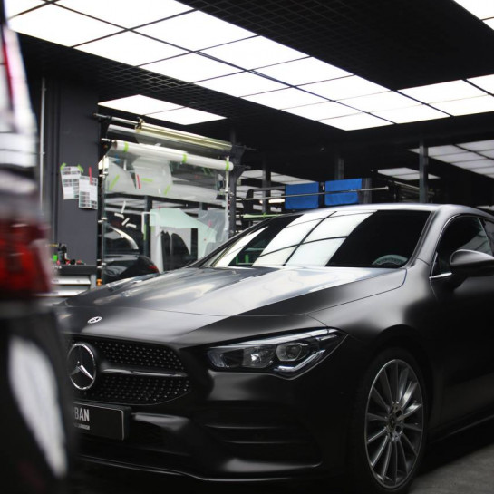 Оклейка авто Mercedes полиуретановой пленкой Sunmax в черном мате