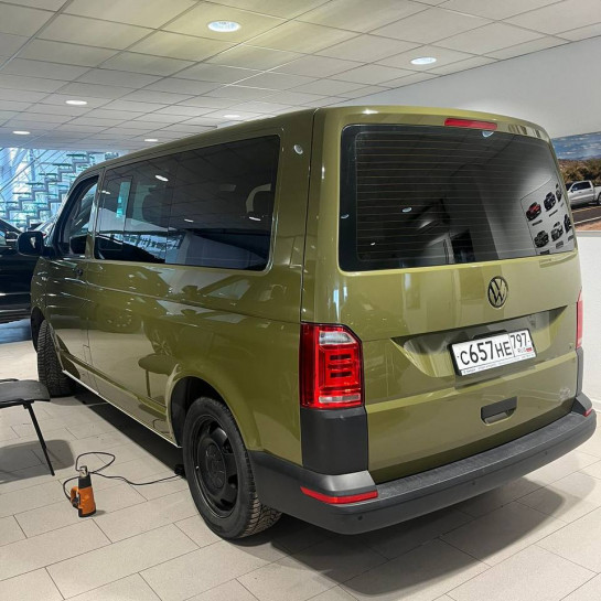 Покрытие кузова Volkswagen цветным полиуретаном Sunmax для защиты